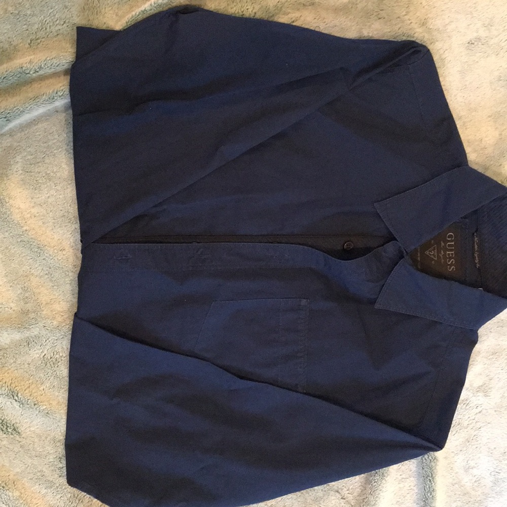 Guess shirt in NAvy blue..